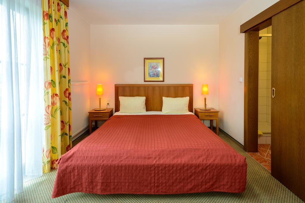 Hotel-Pension Schwaighofen Eugendorf Room photo